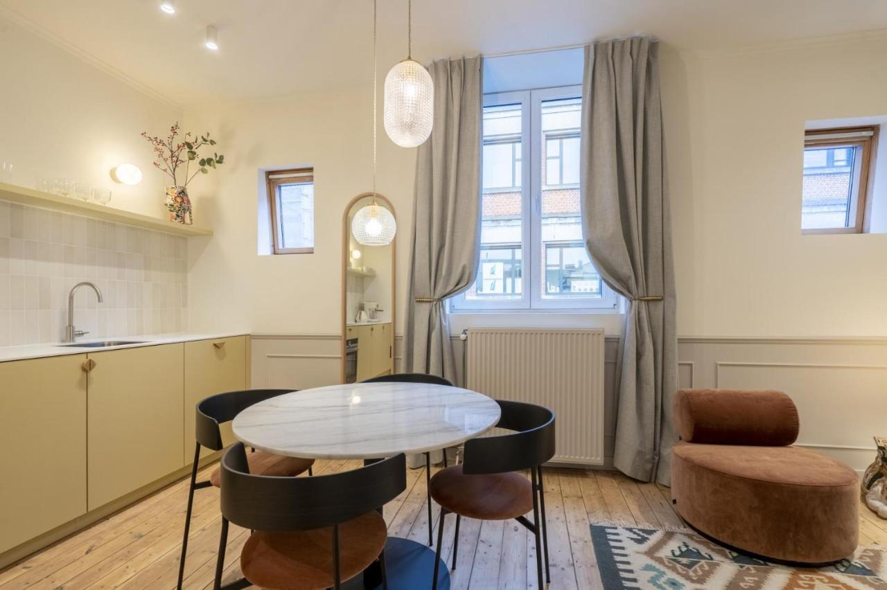 Shway Le Pierre Apartment